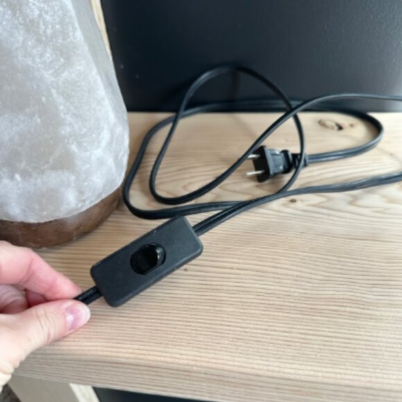 White salt lamp - Picture 3 of 3